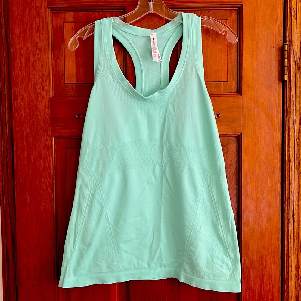 Athleta Momentum Tank
